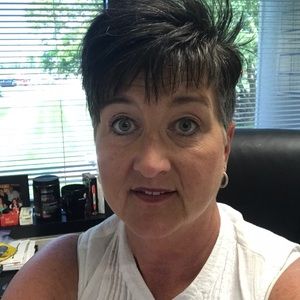 Meet your Posher, Laurie